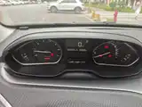 Фото 5 - Peugeot 2008