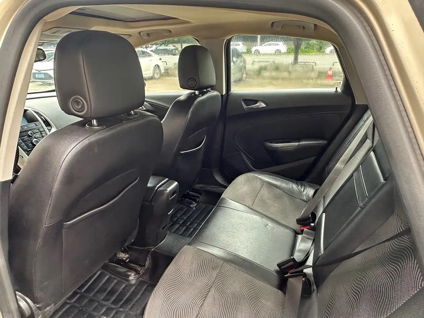 Buick Excelle 2011 GT 1.8L Automatic Fashion Edition (Leather) фото 5