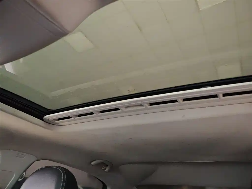 Volkswagen Passat 2017 280TSI DSG Prestige фото 18