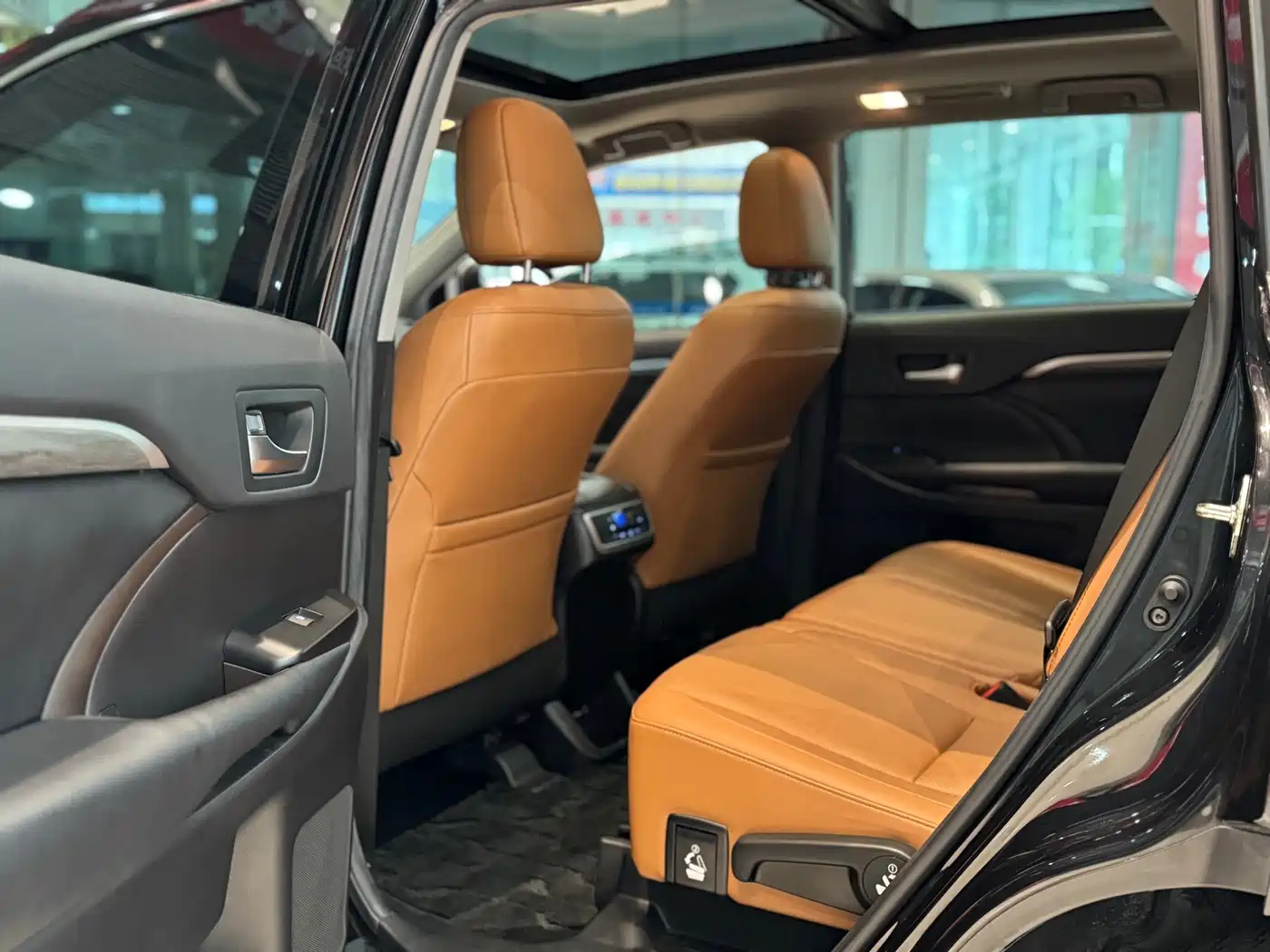 Toyota Highlander 2018 Model 2.0T 4WD Knight Edition 7-Seater China VI фото 10