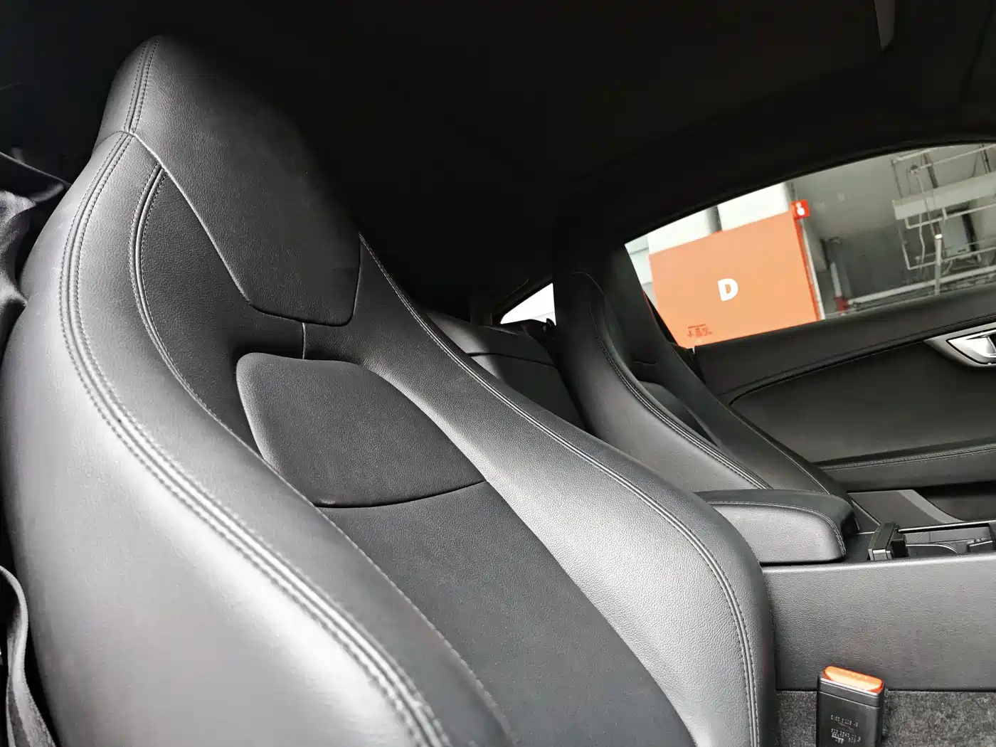 Jaguar F-TYPE 2016 3.0 SC Hardtop фото 10