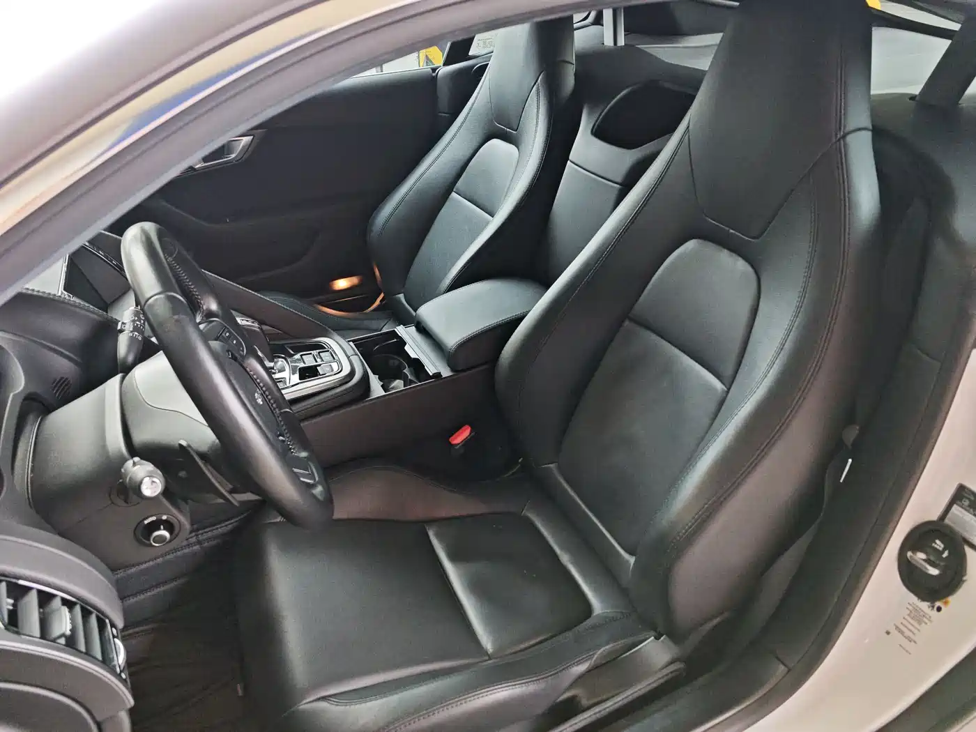Jaguar F-TYPE 2016 3.0 SC Hardtop фото 13
