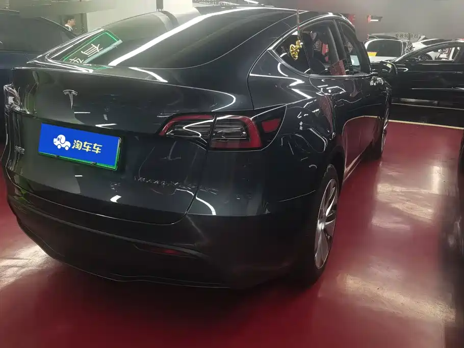 Фото 3 - Tesla Model Y