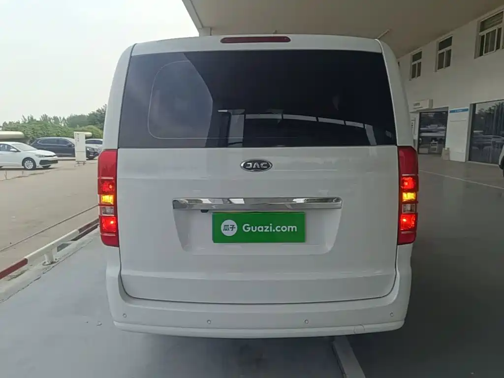 JAC Refine M3 2023 2022 1.8L 7-Seater Standard