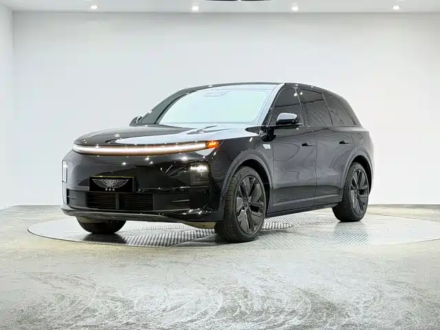 Li Auto L6 2025