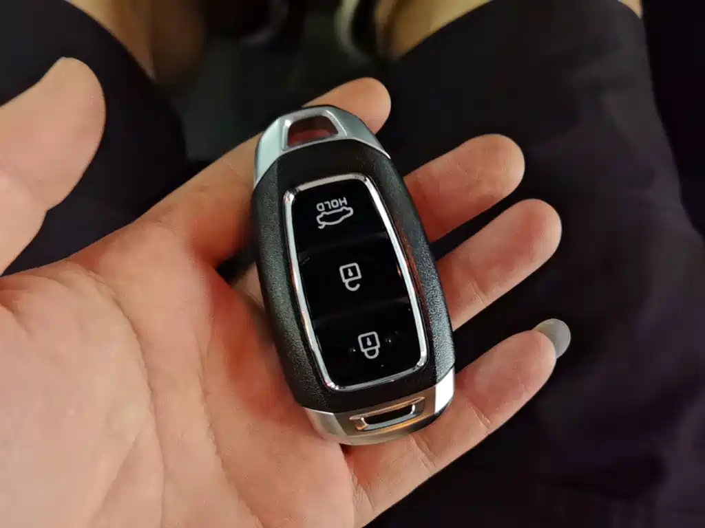 Фото 9 - Hyundai Elantra