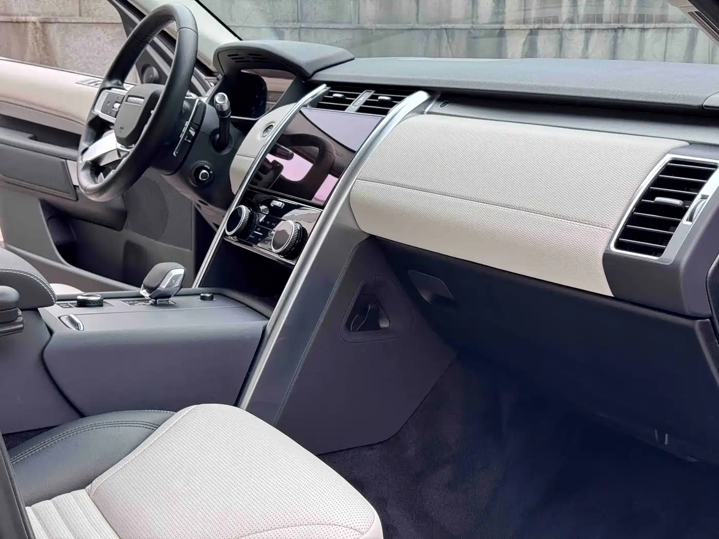Land Rover Discovery 2021 360PS R-Dynamic S фото 13