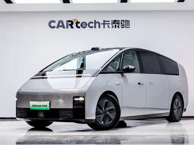 Li Auto MEGA Ultra