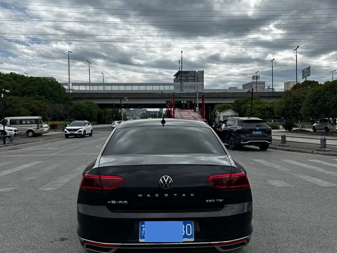 Volkswagen Magotan 2020 330TSI DSG Luxury фото 7