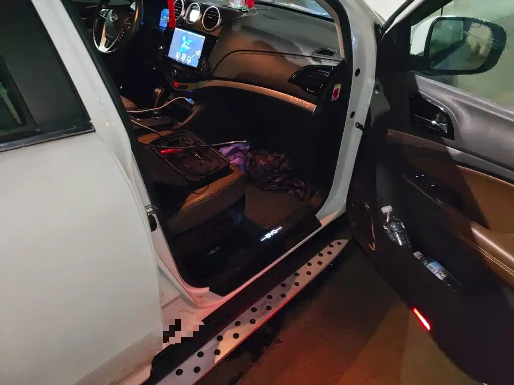 BYD S7 2015 2015 2.0T Automatic Flagship Model