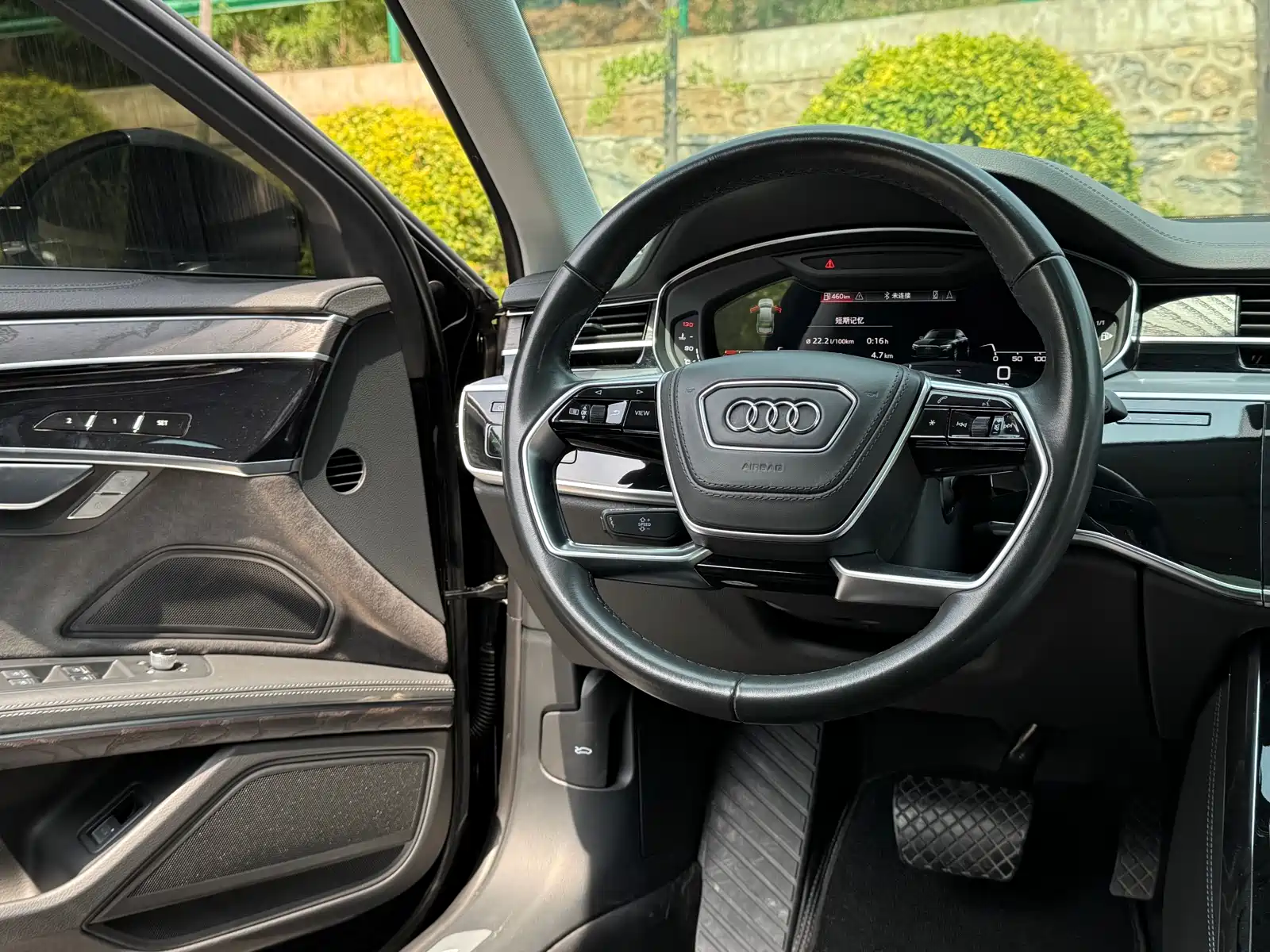 Фото 11 - Audi A8