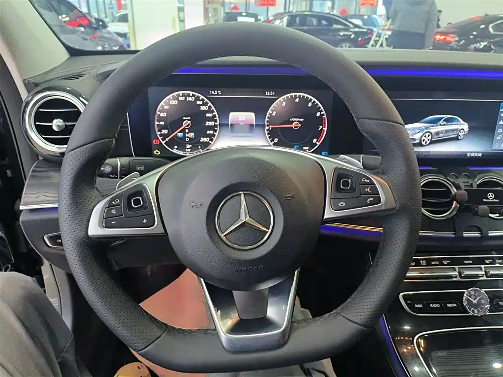 Mercedes-Benz E-Class 2016 E 200 L Sport Type фото 11