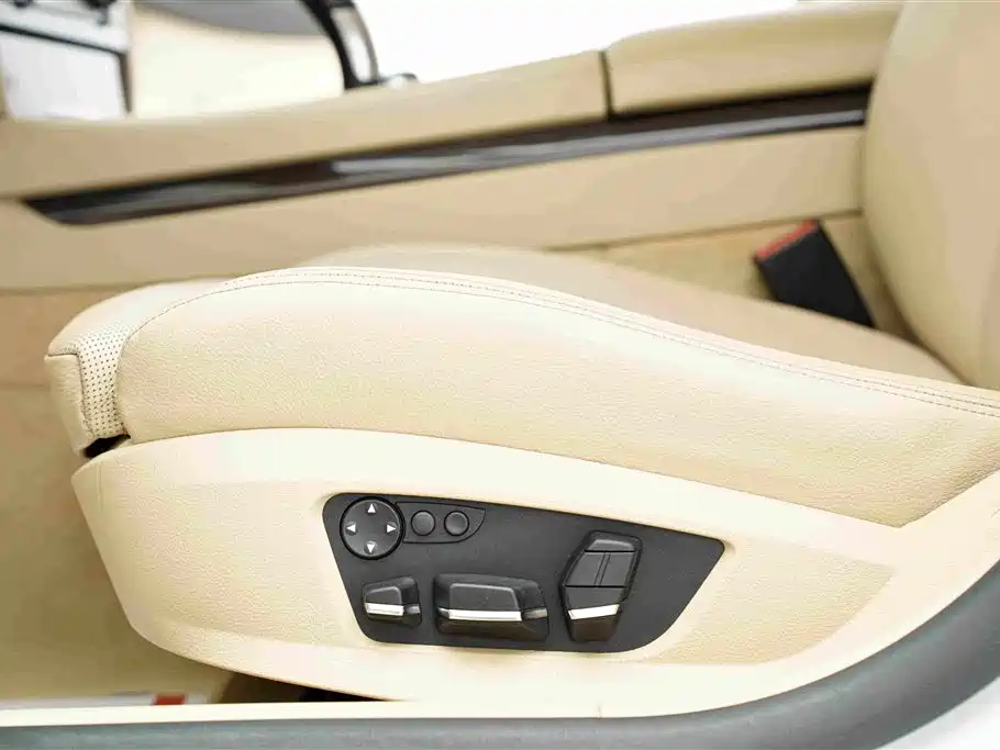 BMW 7 Series 2011 2009 740Li Luxury