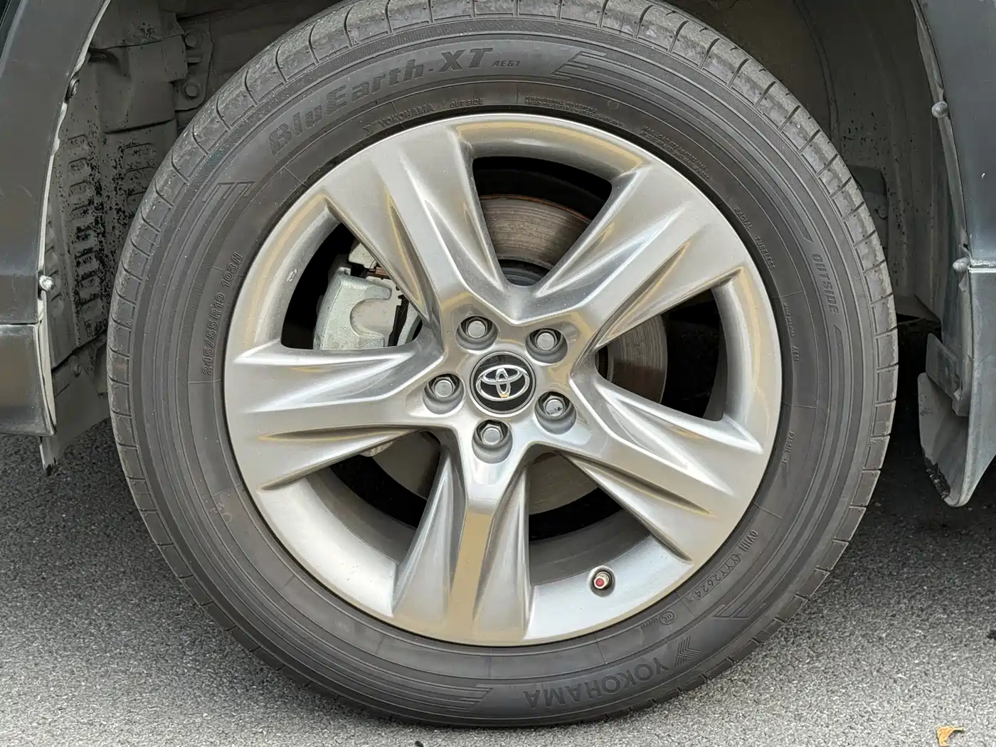 Photo 13 - Toyota Highlander