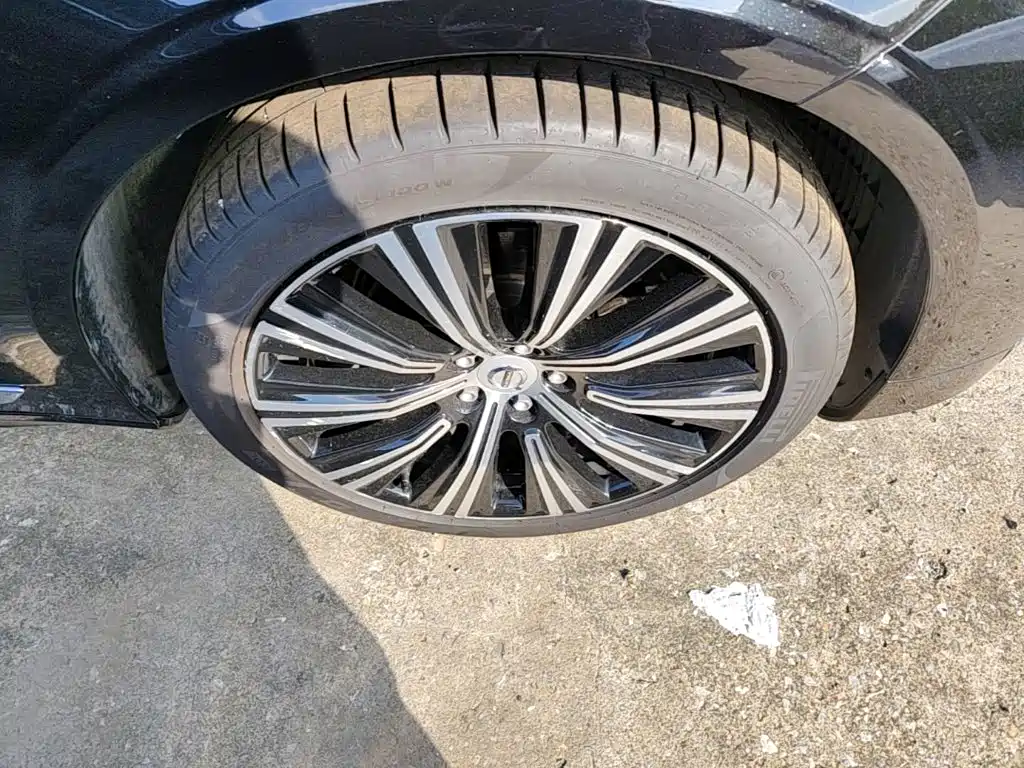 Фото 12 - Volvo S90