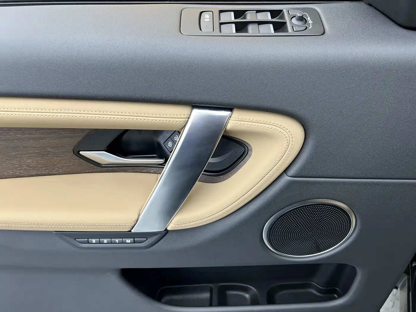 Land Rover Discovery Sport 2024 Performance Technology Edition фото 3
