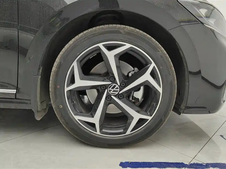 Volkswagen Passat 2024 380TSI Starlight Dragon Soaring Edition фото 6