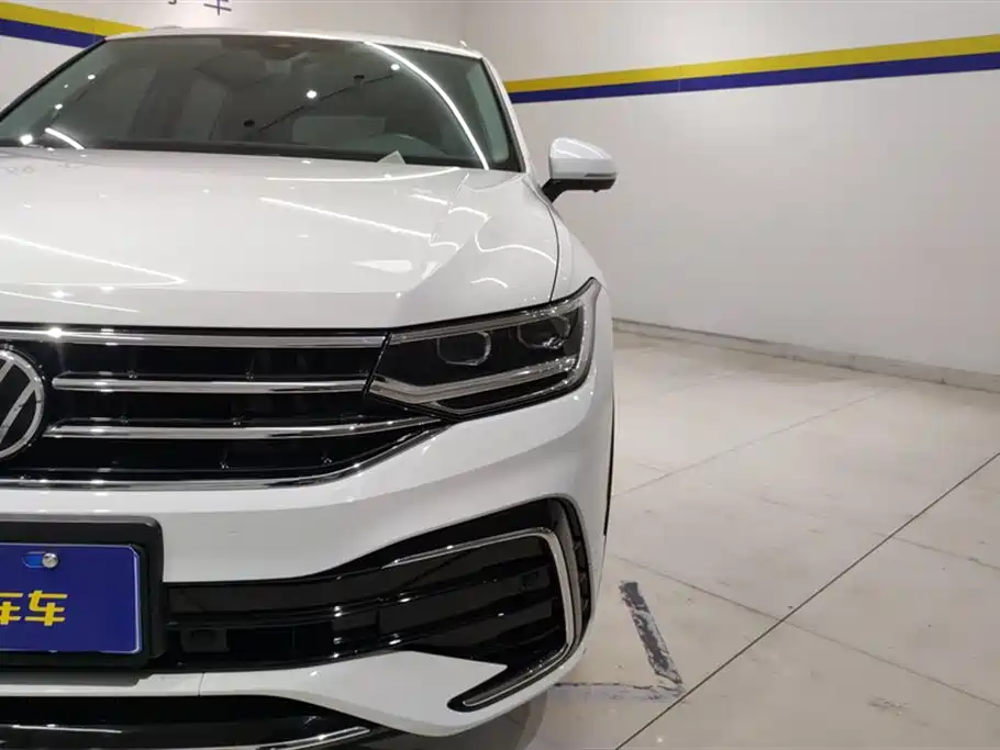 Volkswagen Tiguan L 2023 Facelift 330TSI Auto FWD R-Line Premium фото 5