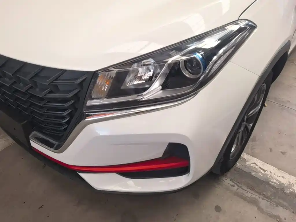 Dongfeng Fengguang Fengon 500 2023 2022 1.5T CVT Comfort Edition