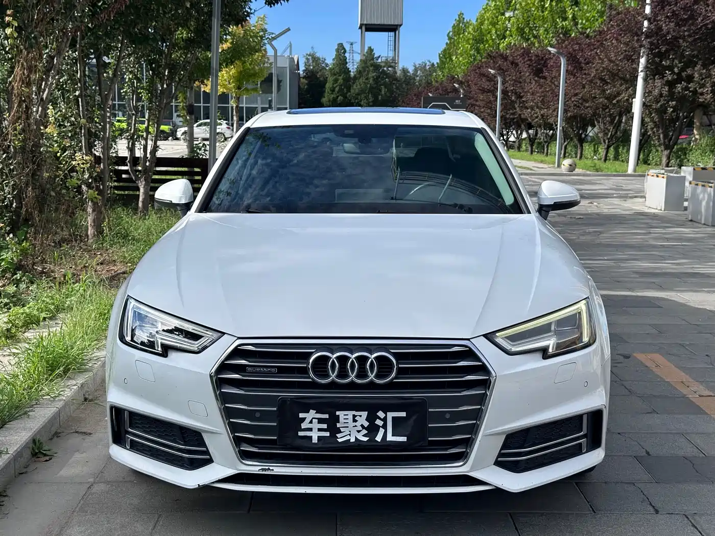 Фото 2 - Audi A4L