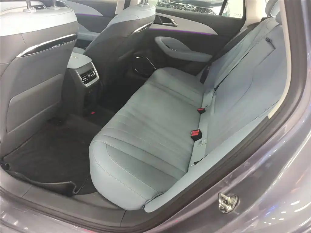 Hongqi H5 PHEV 2025 170 Super Hybrid Edition фото 17
