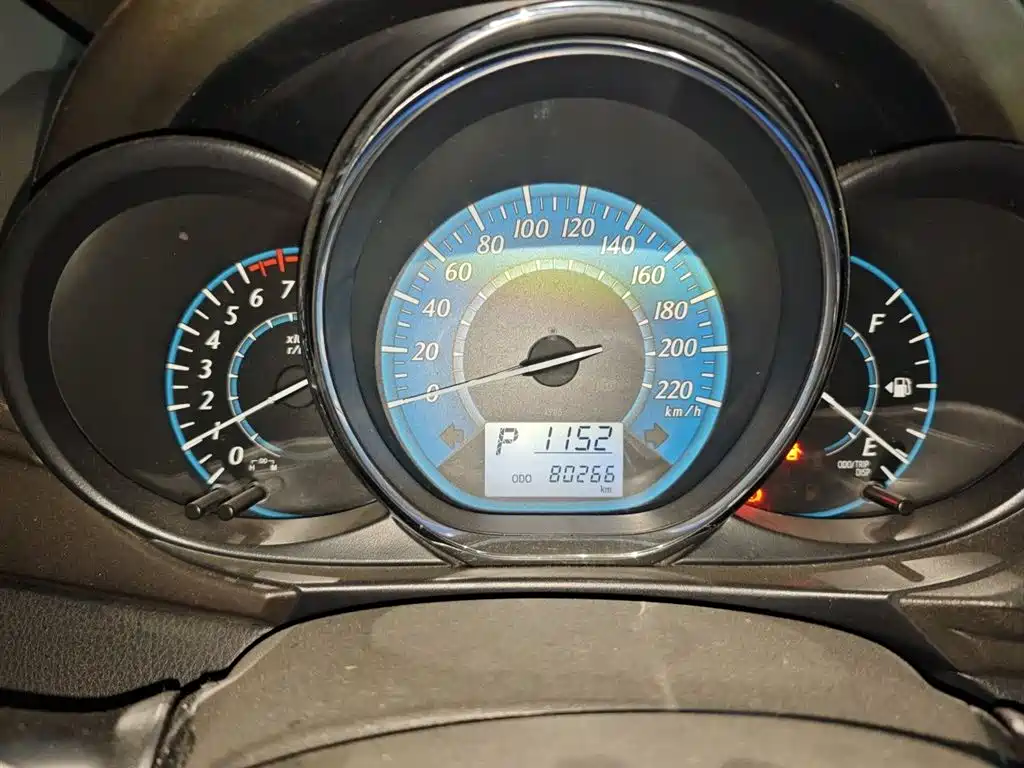 Toyota YARiS L Zhi Xuan 2015 1.5E Auto Charming Edition фото 8