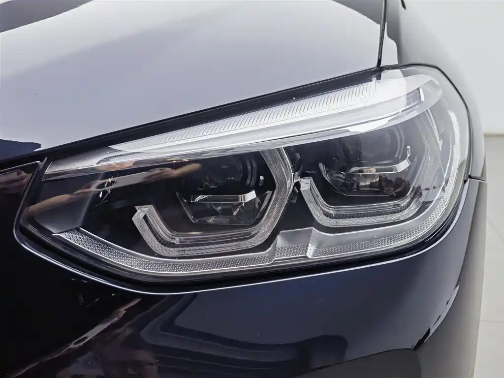 BMW iX3 2021 Leading фото 7