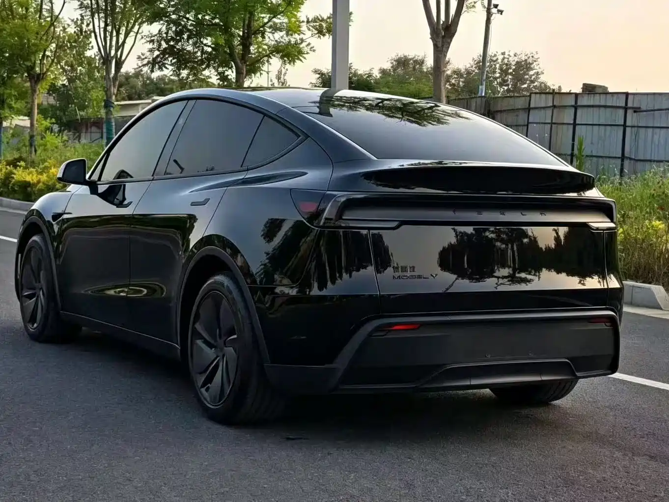 Tesla Model Y 2026 2026 Rear-Wheel Drive