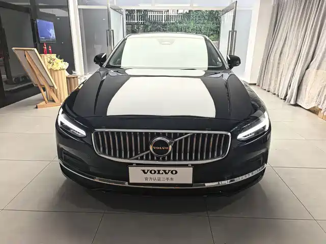 Volvo S90 2025 B5 Zhiyi Luxury Edition — фото 2
