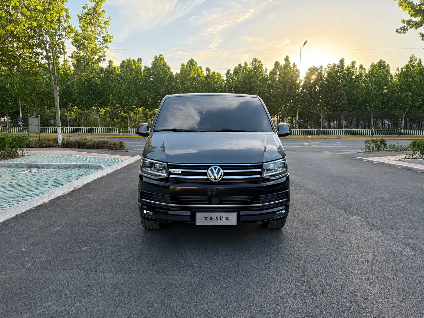 Volkswagen Multivan 2018 2.0TSI 4WD Explorer Edition 7-Seater фото 2