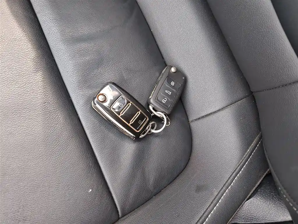 Volkswagen Sagitar 2017 1.6L Automatic Comfort фото 9