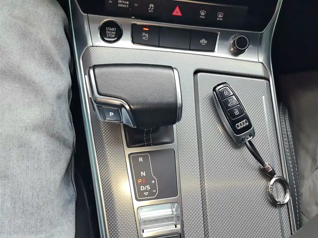 Audi A6L 2022 40 TFSI Luxury Dynamic фото 10