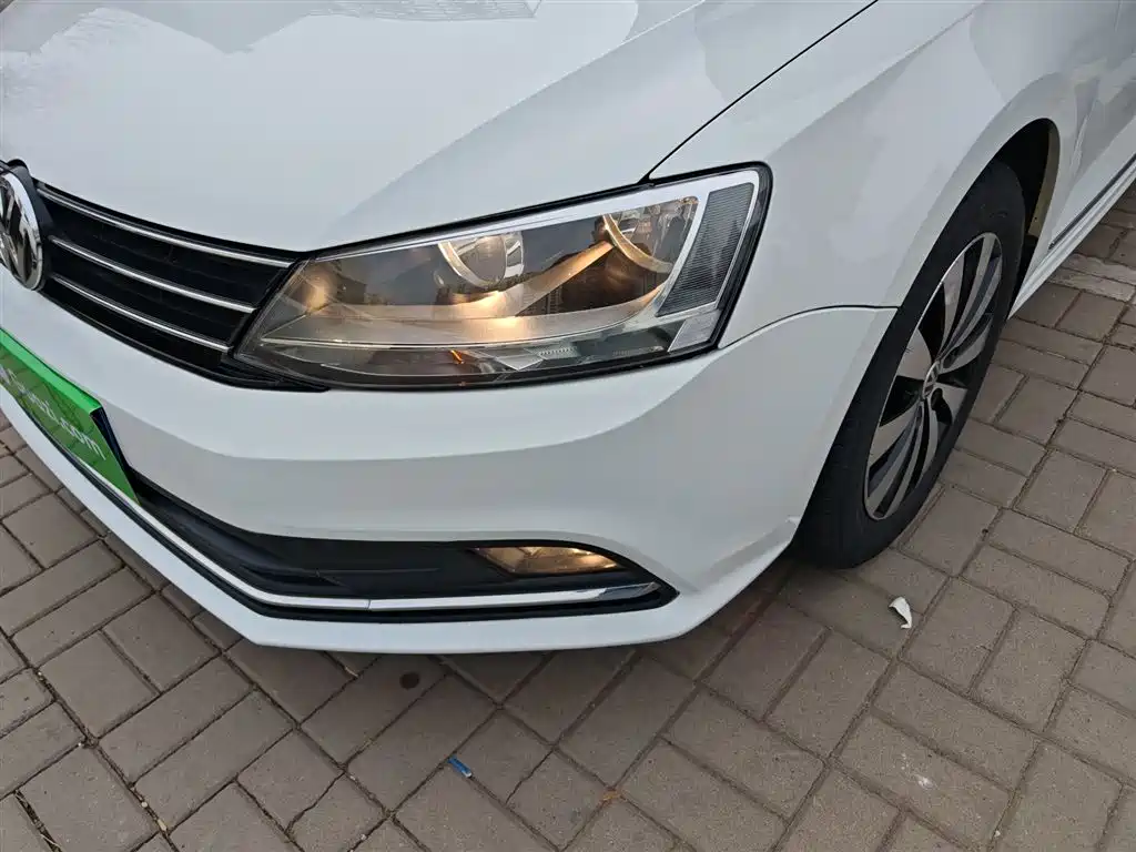 Volkswagen Sagitar 2017 1.6L Automatic Comfort фото 24