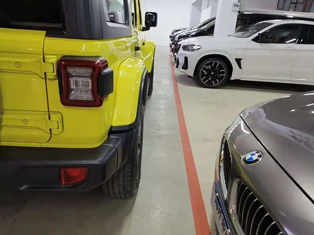 Jeep Wrangler 4xe 2024 2022 4-Door 2.0T 4xe Sahara Fluorescent Yellow Limited Edition