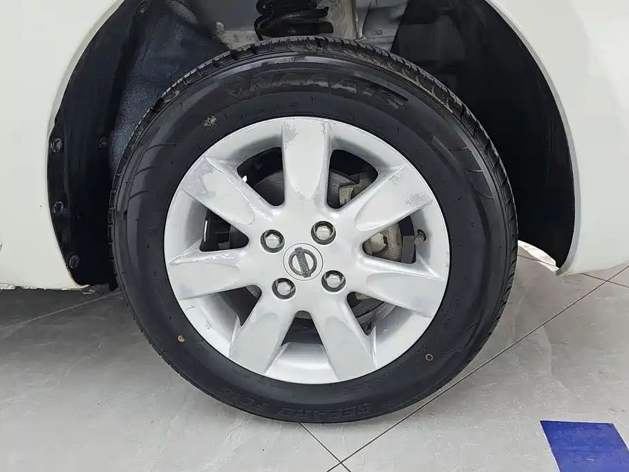 Nissan March 2014 2010 1.5L Manual Easy-Shine Edition