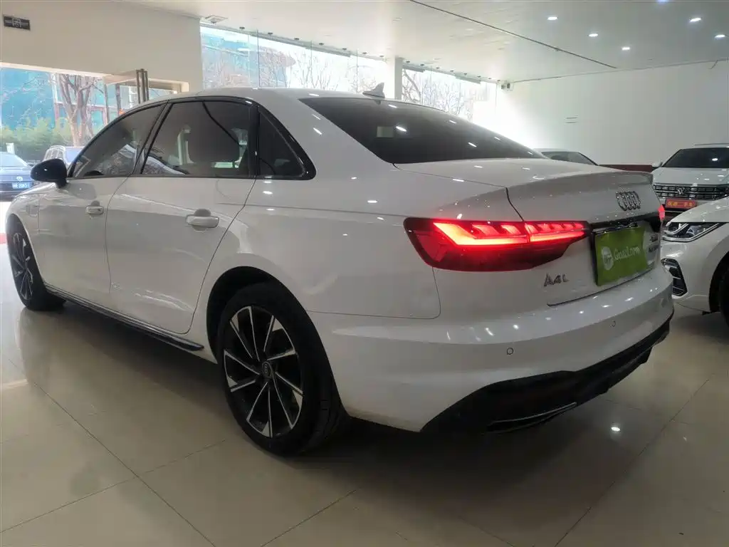 Audi A4L 2023 40 TFSI Luxury Sport фото 23