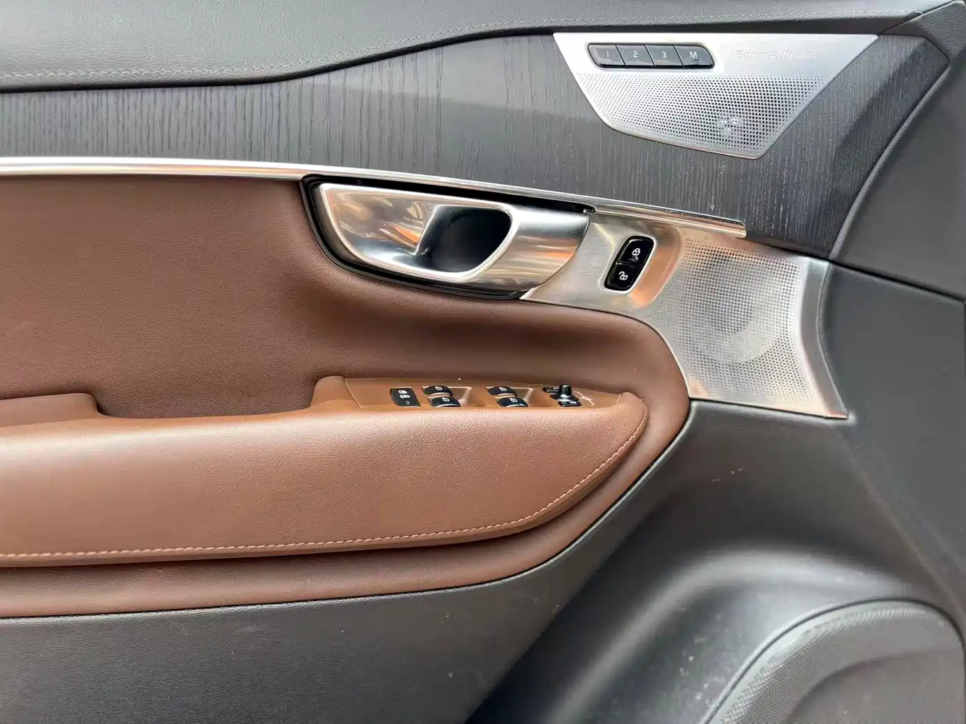 Volvo XC90 Plug-in Hybrid 2021 2021 E-Drive Hybrid T8 Premium Luxury 7-Seater