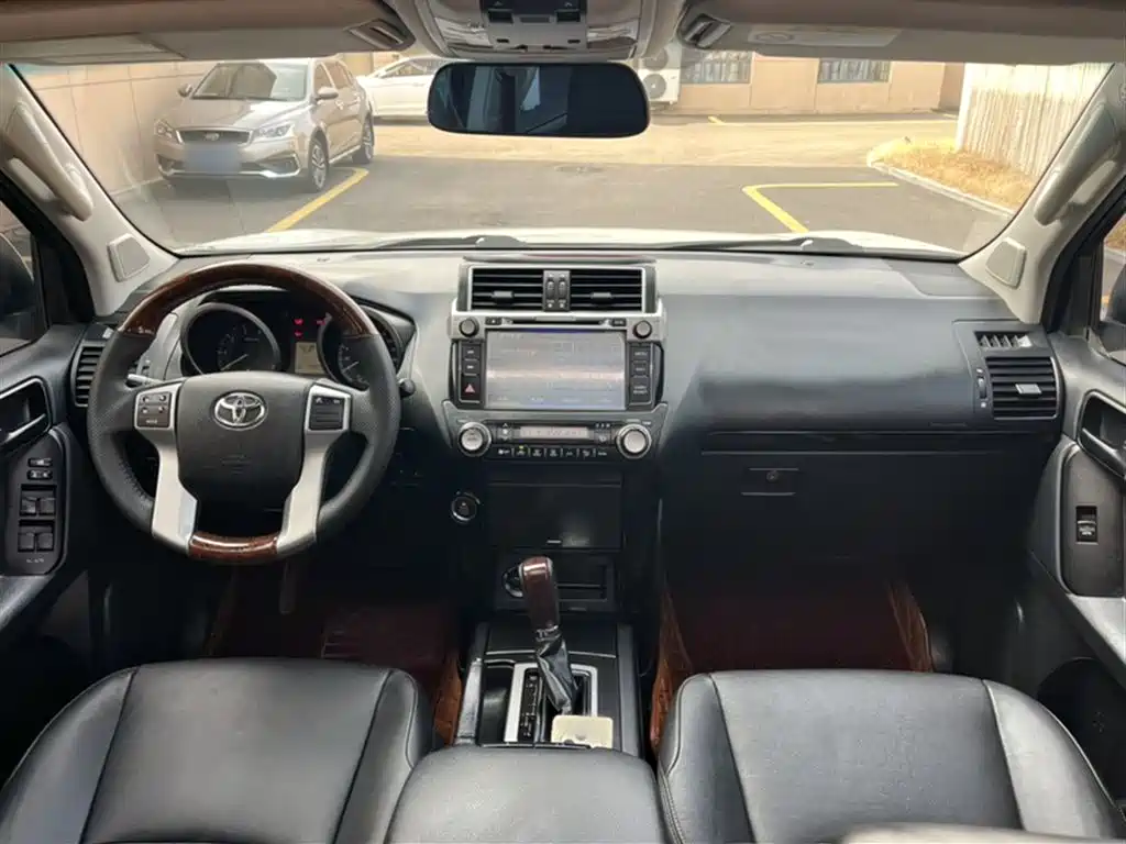 Toyota Prado 2015 2.7L Automatic Standard фото 13