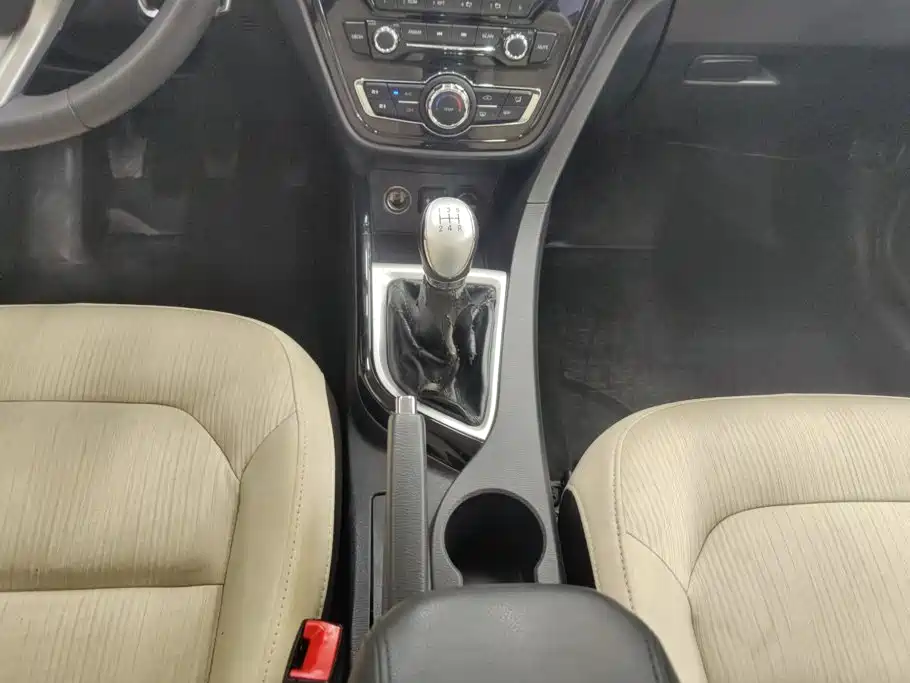 Changan Yuexiang V7 2015 2015 1.6L Manual Ledong China V