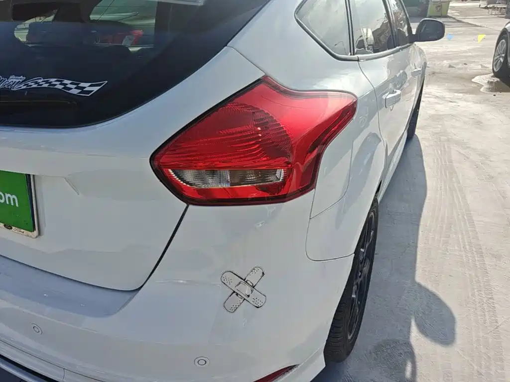 Фото 8 - Ford Focus