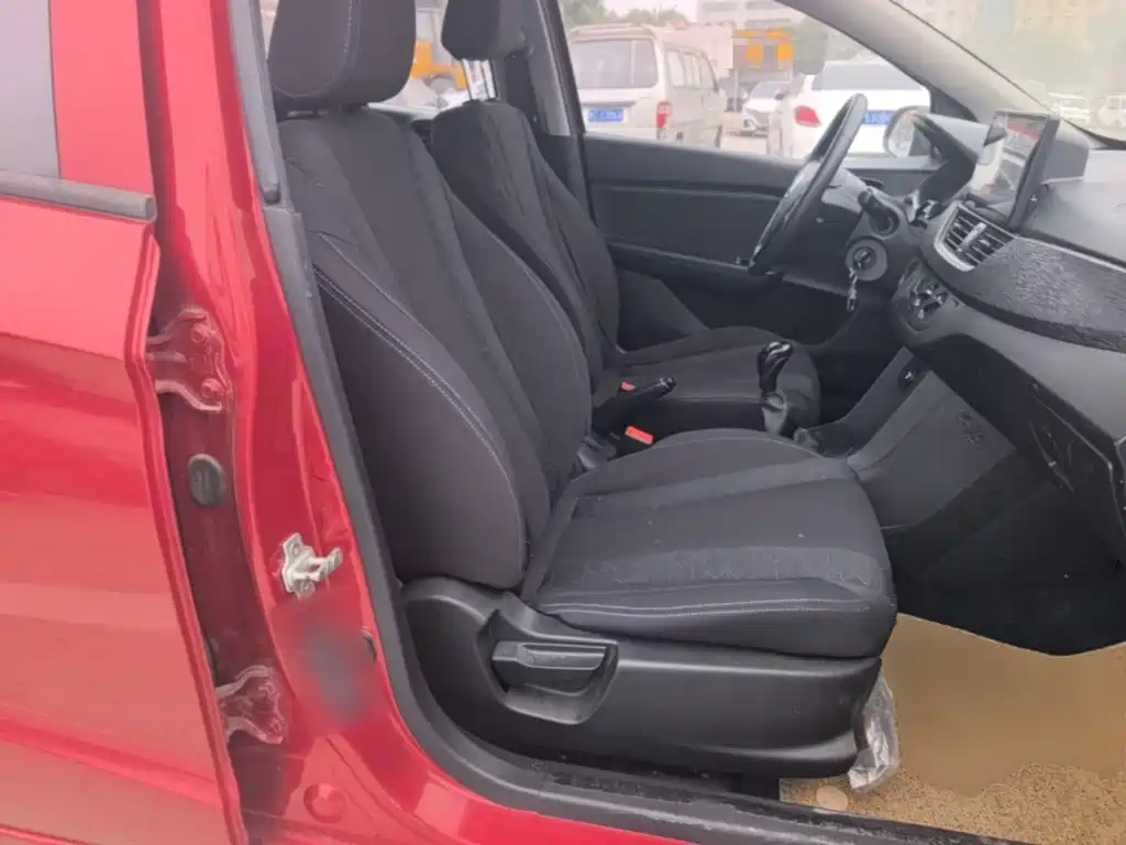 Baojun 310 2020 2020 1.2L Manual Value Edition