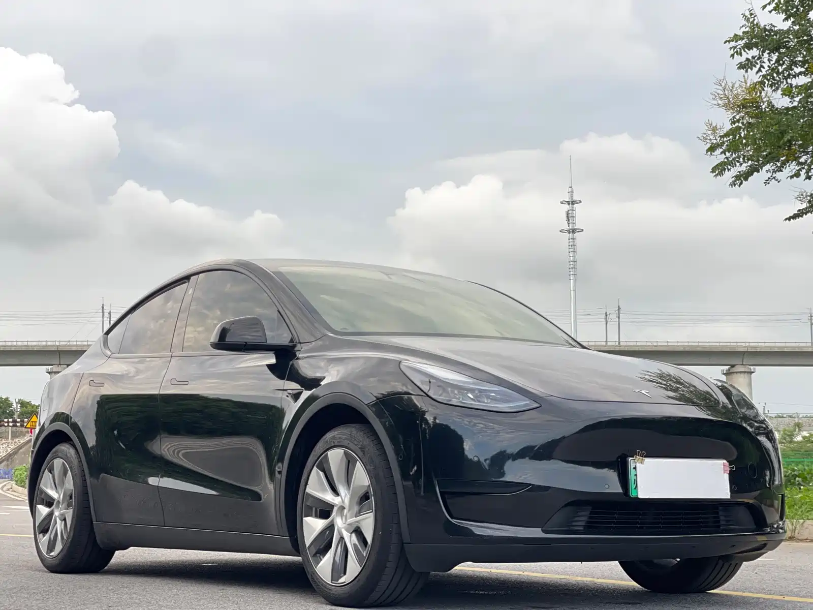 Фото 3 - Tesla Model Y