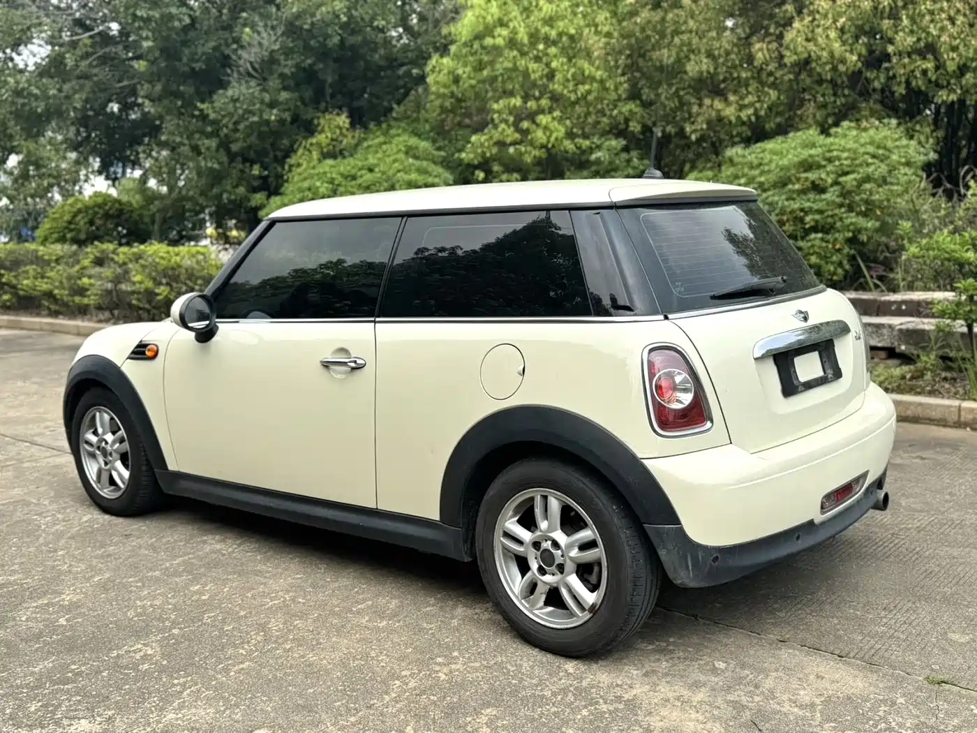MINI MINI 2013 2013 1.6L ONE Limited Edition Third Version