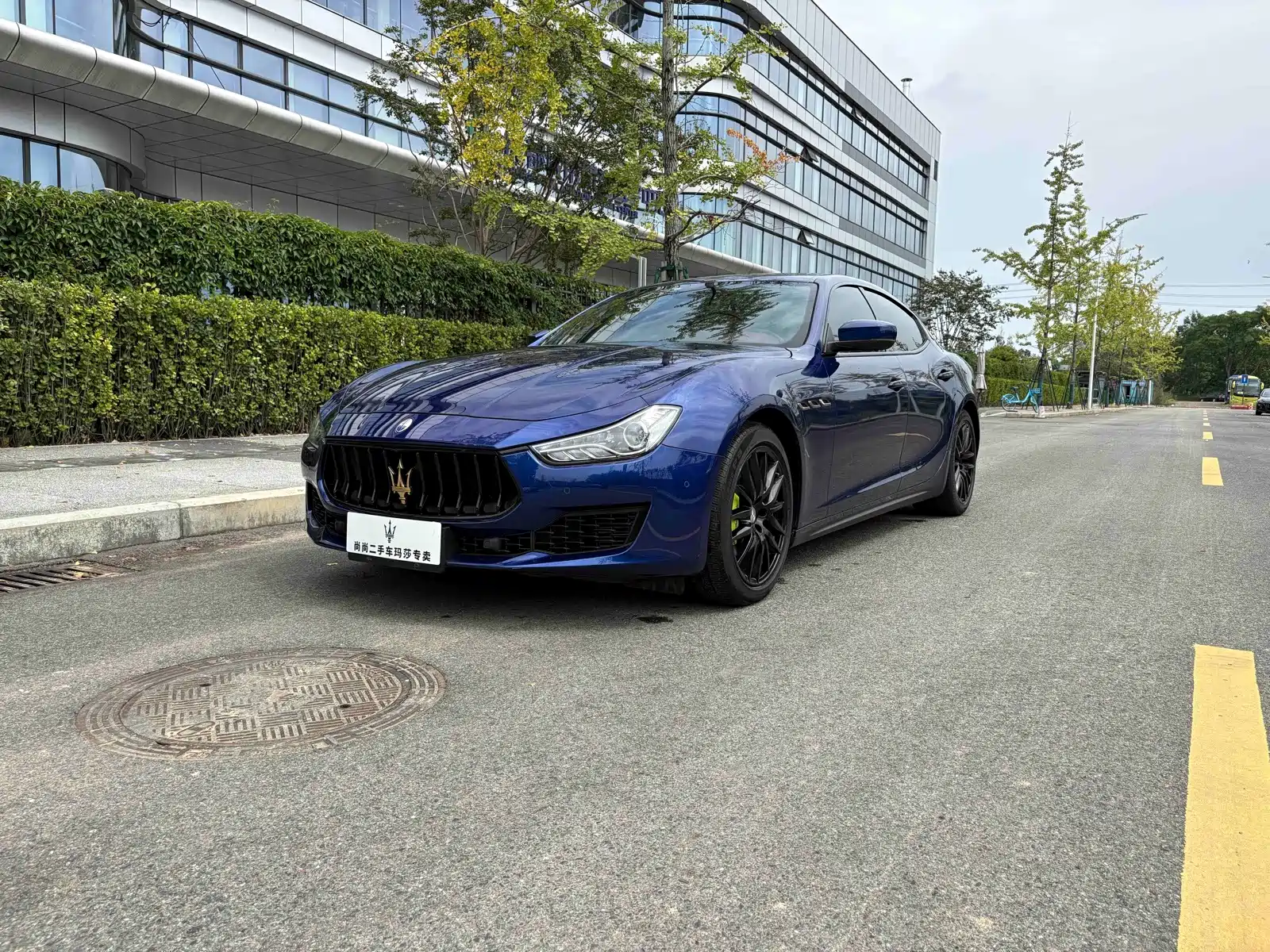 Photo 1 - Maserati Ghibli