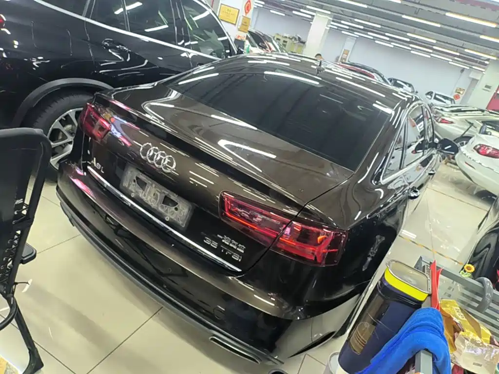 Фото 5 - Audi A6L