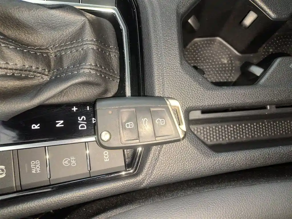 Volkswagen Lavida 2023 300TSI DSG Starlight Eternal Comfort Edition фото 9