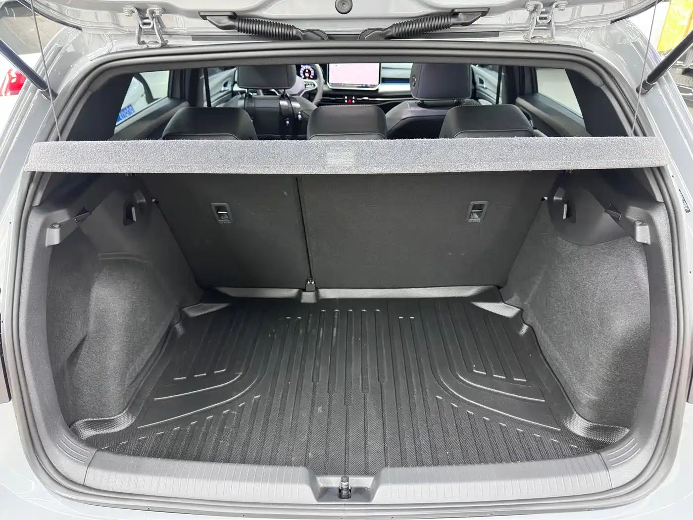 Volkswagen Golf 2025 300TSI R-Line фото 13