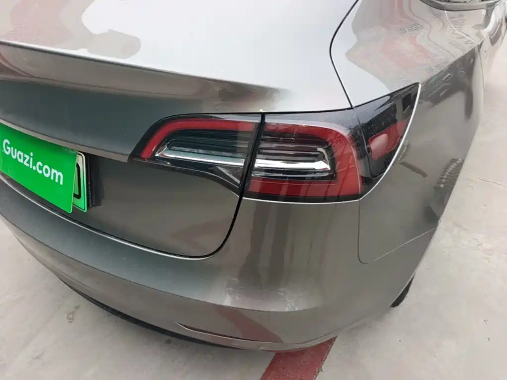 Фото 8 - Tesla Model 3