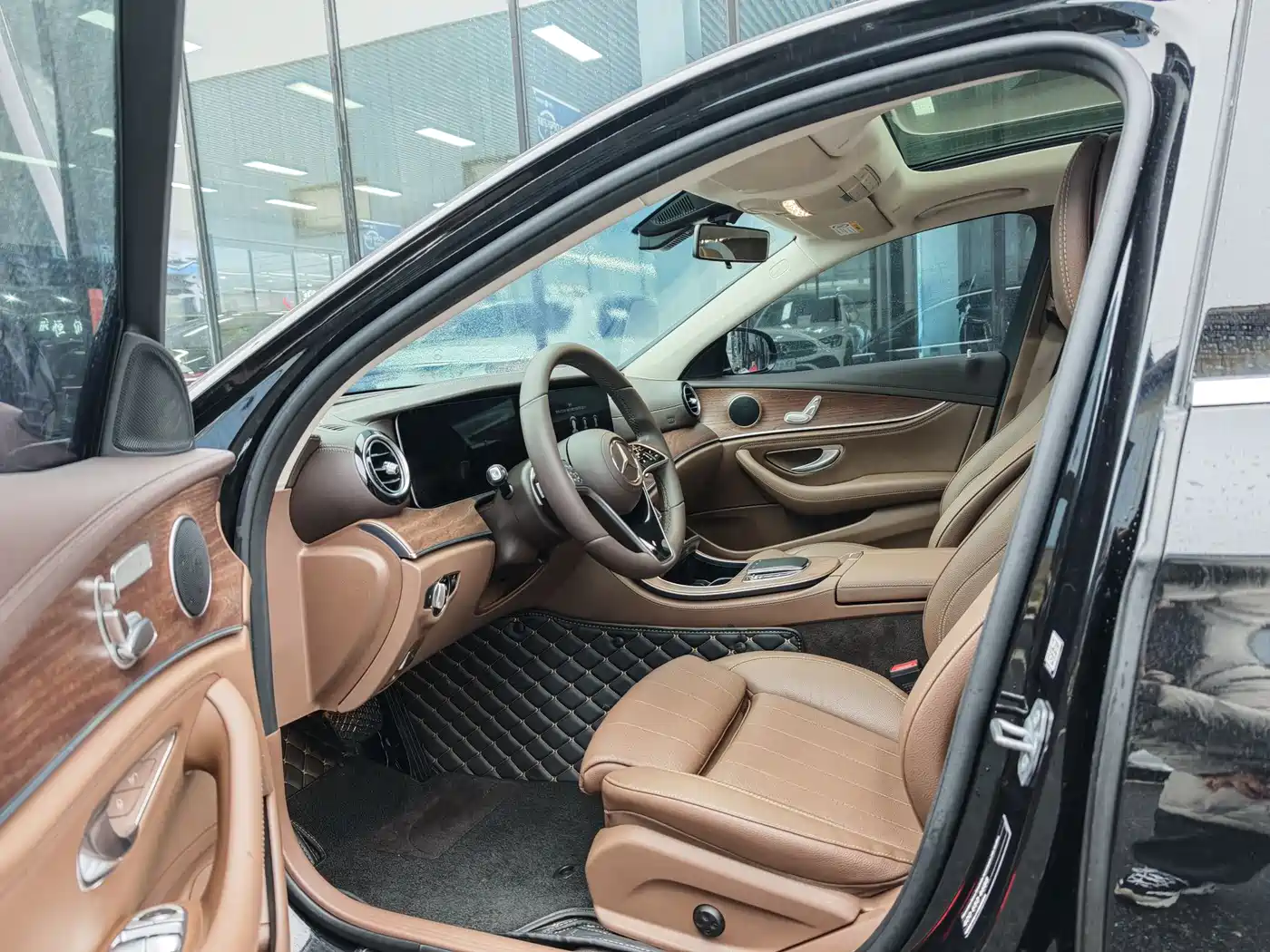 Mercedes-Benz E-Class 2023 E 260 L фото 4
