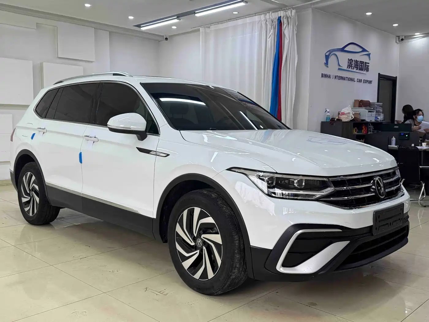 Volkswagen Tiguan L 2023 280TSI 2WD Trend Limited Edition фото 3